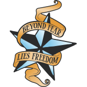 Autocollant Vintage Beyond Fear Lies Freedom